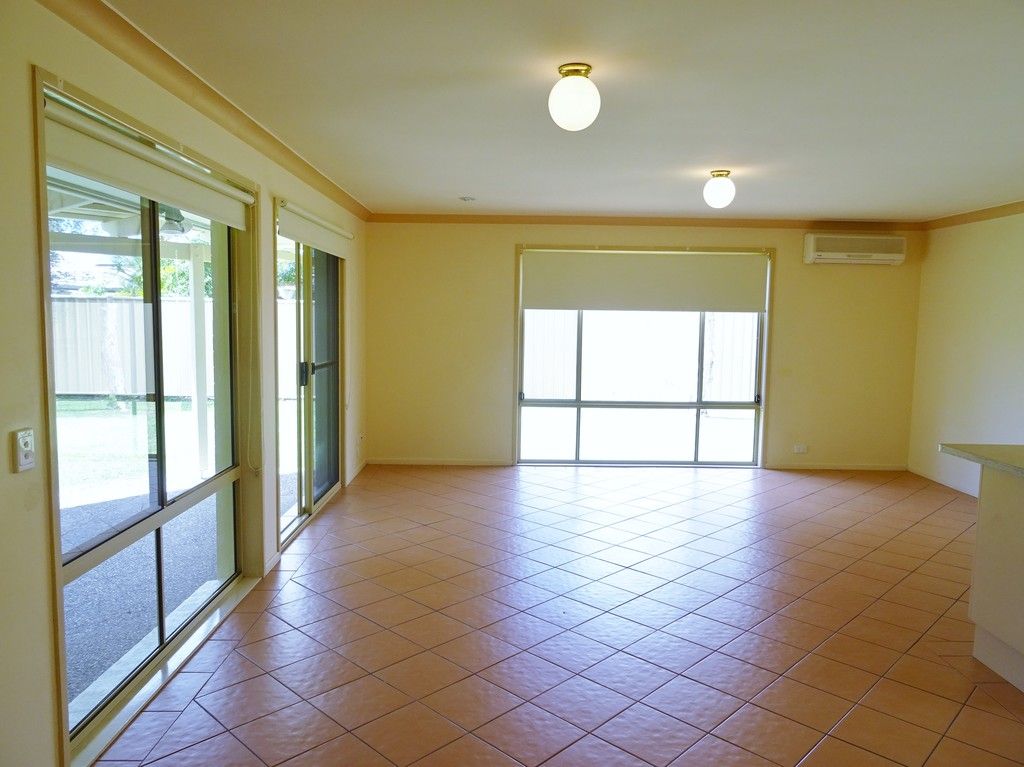 112 Monterey Keys Drive, Helensvale, QLD 4212