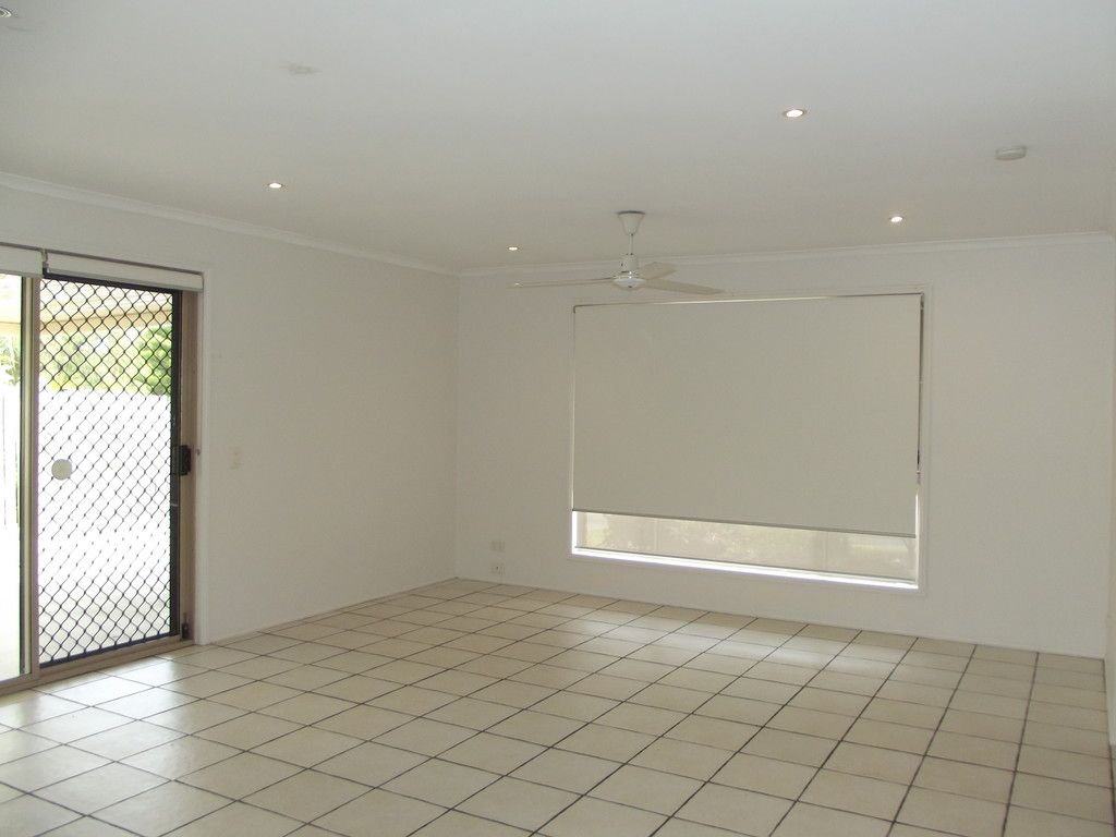 41 Cumberland Drive, Varsity Lakes, QLD 4227