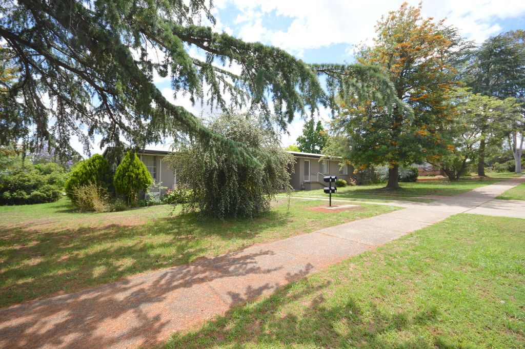 8 Pitt Street, Cowra NSW 2794