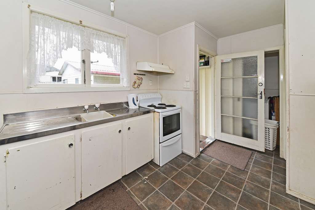 14 Clutha Crescent photo 2