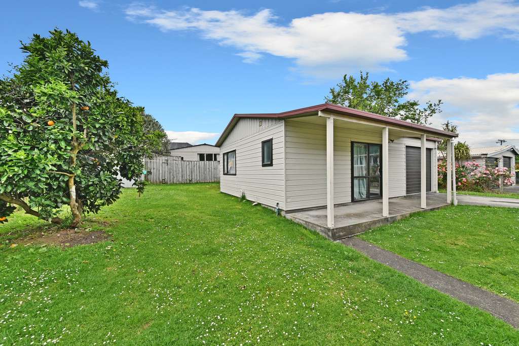 14 Clutha Crescent photo 6