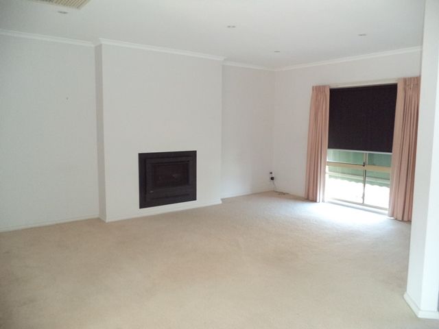 12 Genevieve Avenue, Echuca, VIC 3564