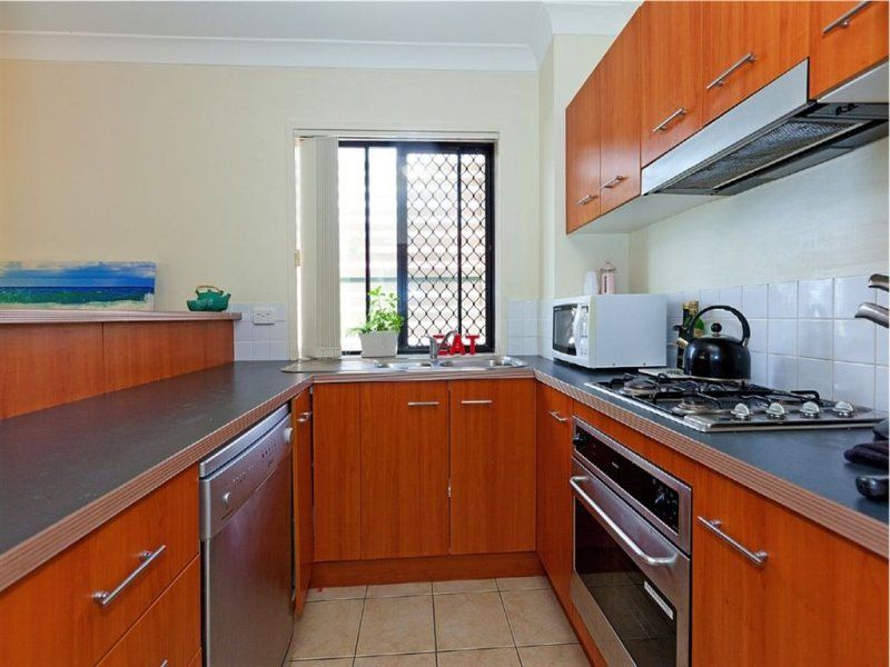 2/102-104 Pashen Street, Morningside, QLD 4170