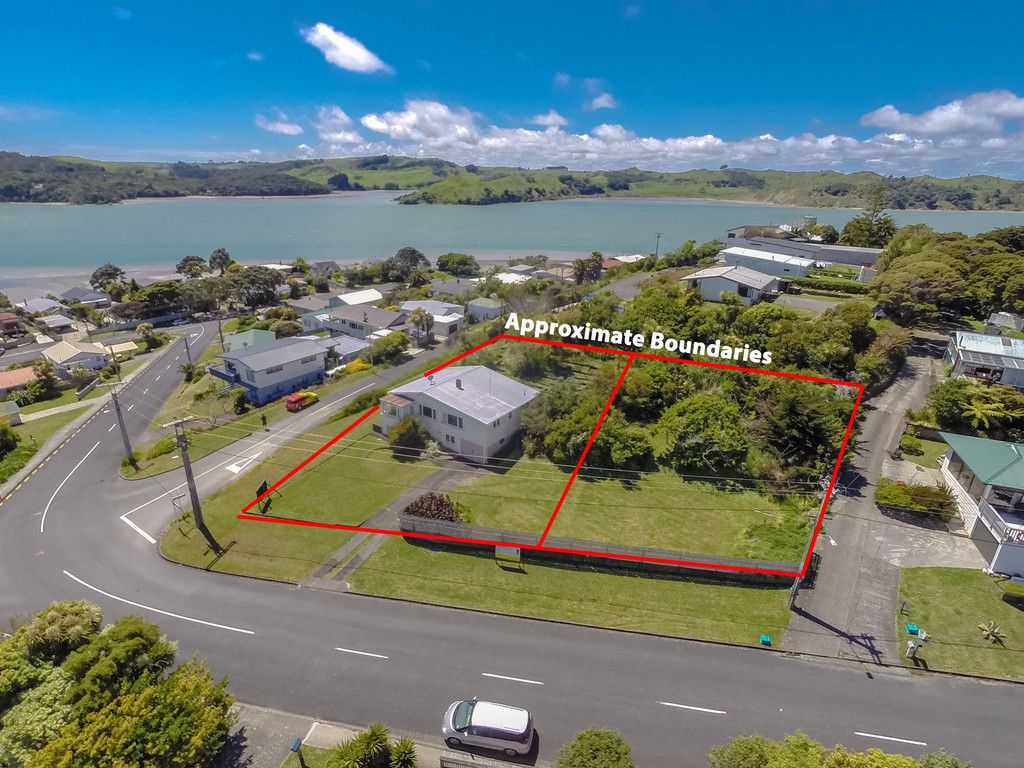 6 Government Road, Raglan, Waikato District
