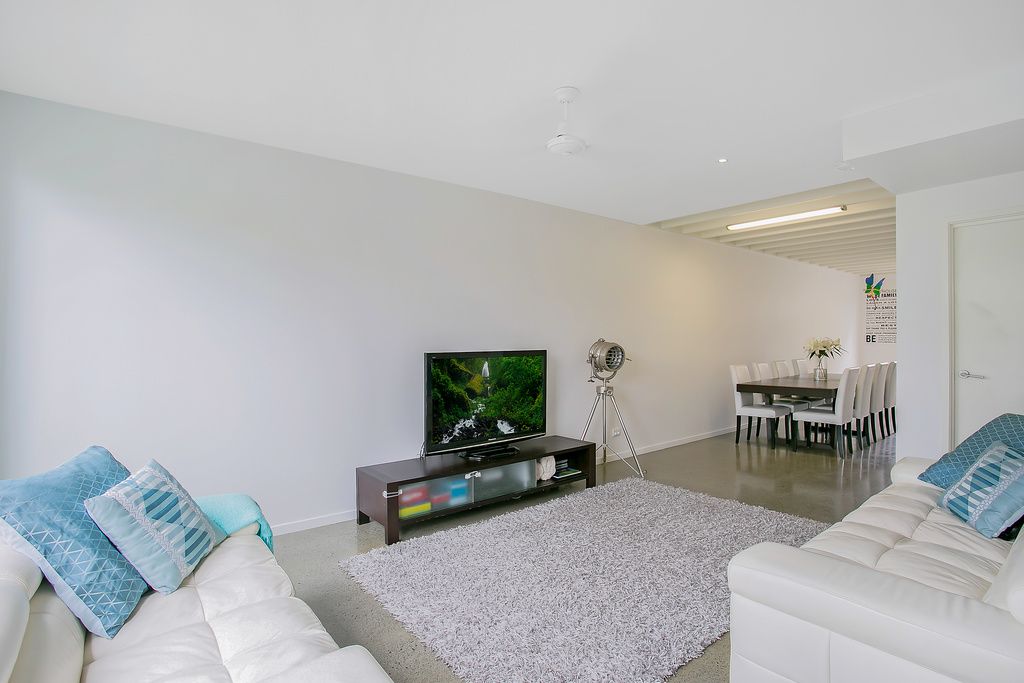 34 South Bay Drive, Varsity Lakes QLD 4227