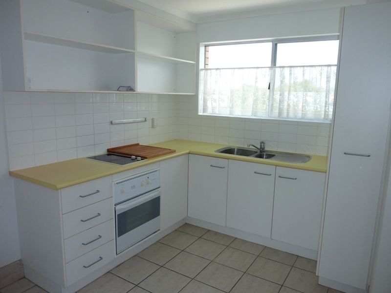 2/57 Memorial Avenue, Maroochydore, QLD 4558
