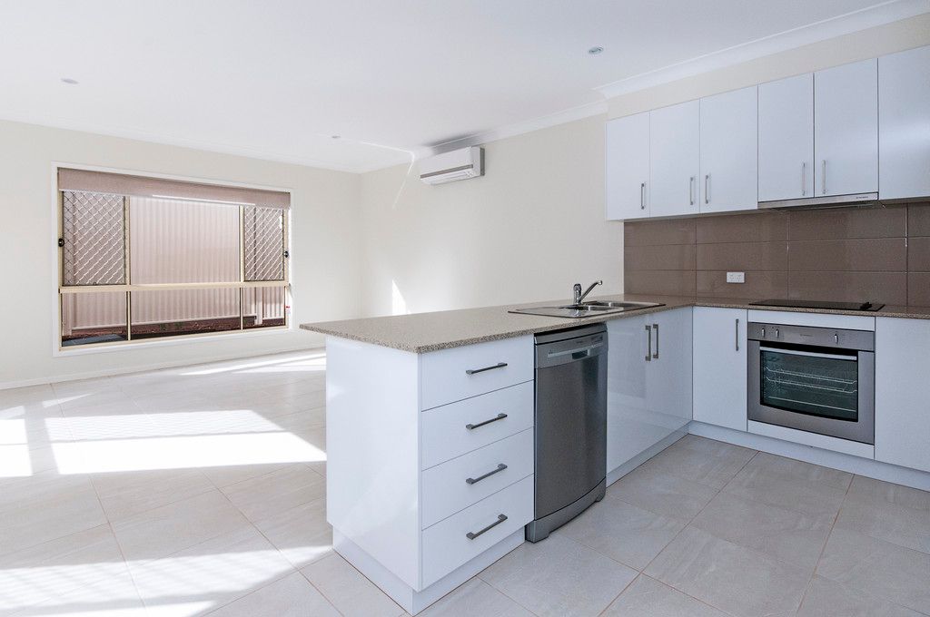 2/65 Crown Street, Rangeville, QLD 4350