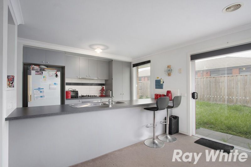11 Devine Drive, PAKENHAM, VIC 3810