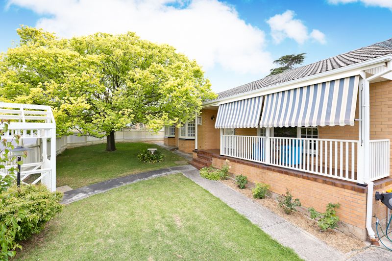 1 Doncaster Avenue, Valley View, SA 5093