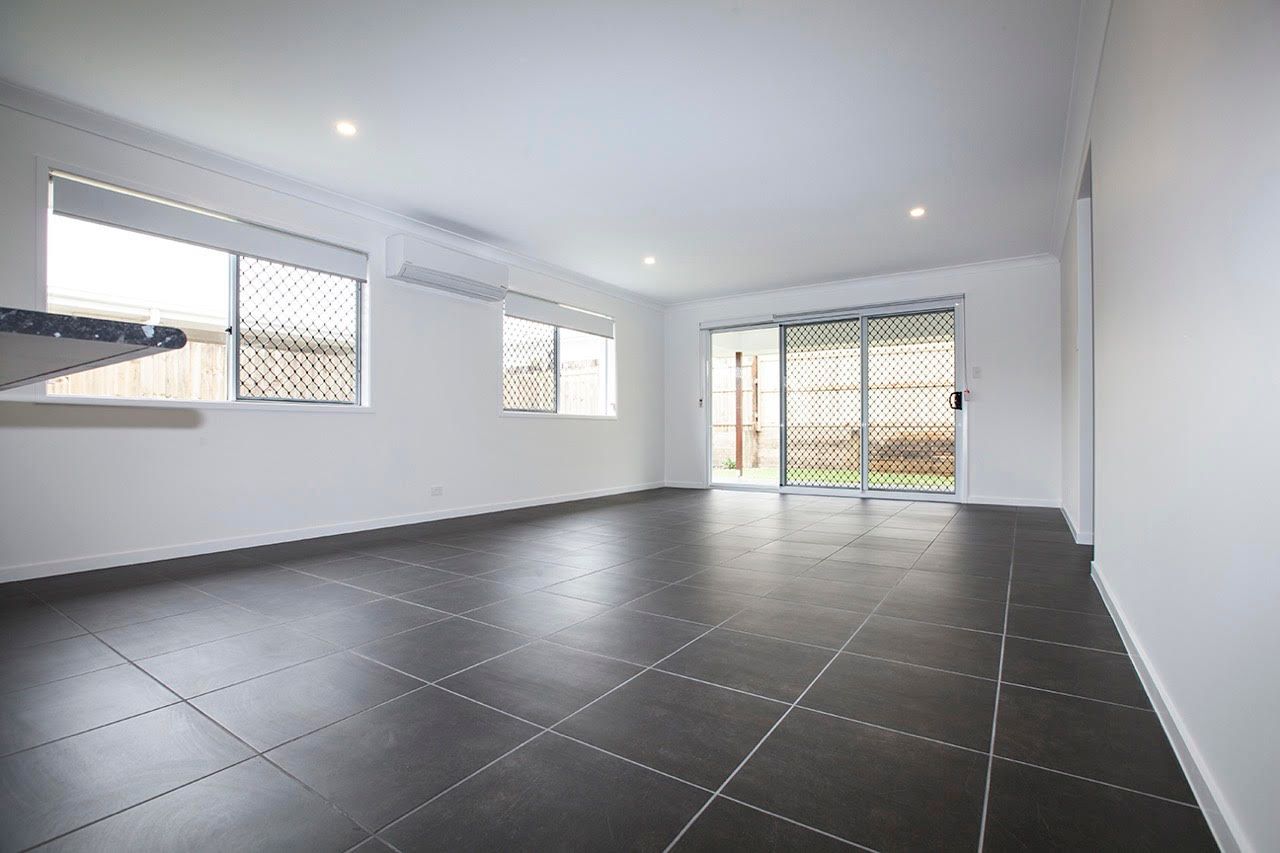 6 Honeyeater Lane, Deebing Heights, QLD 4306