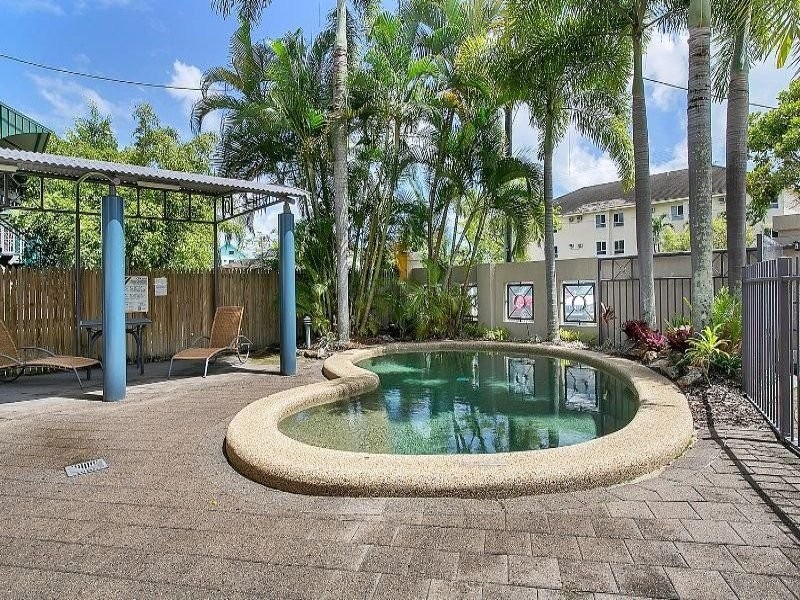 2/205 Mcleod Street, Cairns North, QLD 4870