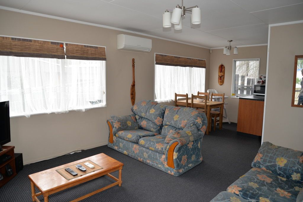 8c Huia Avenue, Forest Lake, Hamilton City