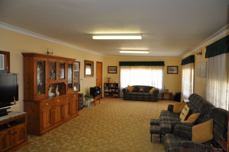 6 Oberon Street, Eugowra, NSW 2806