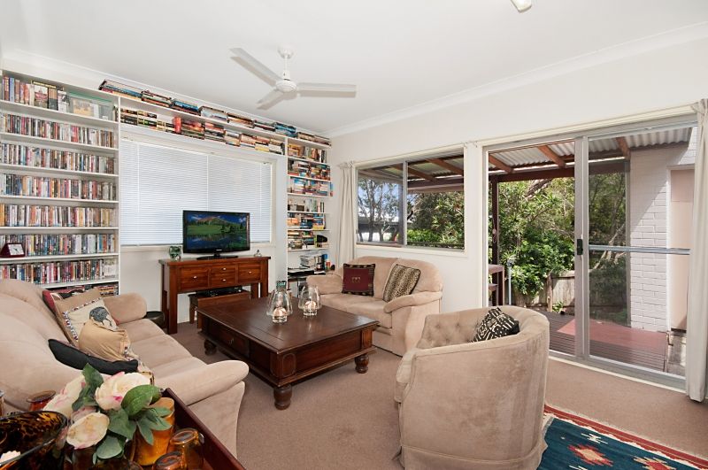 11 Beach Street, Yamba, NSW 2464
