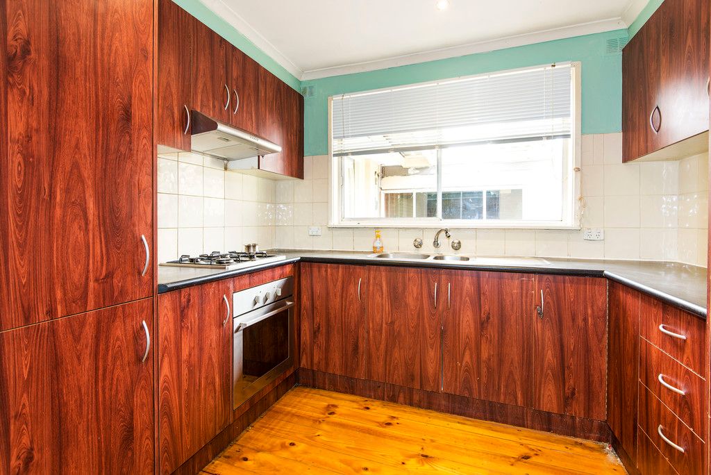 33 Buckmaster Drive, Mill Park, VIC 3082