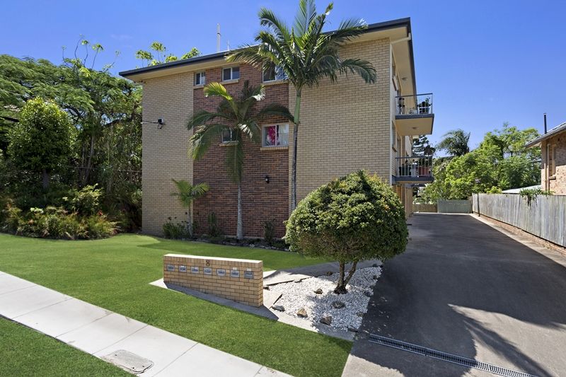 8 Barradine Street, Greenslopes QLD 4120