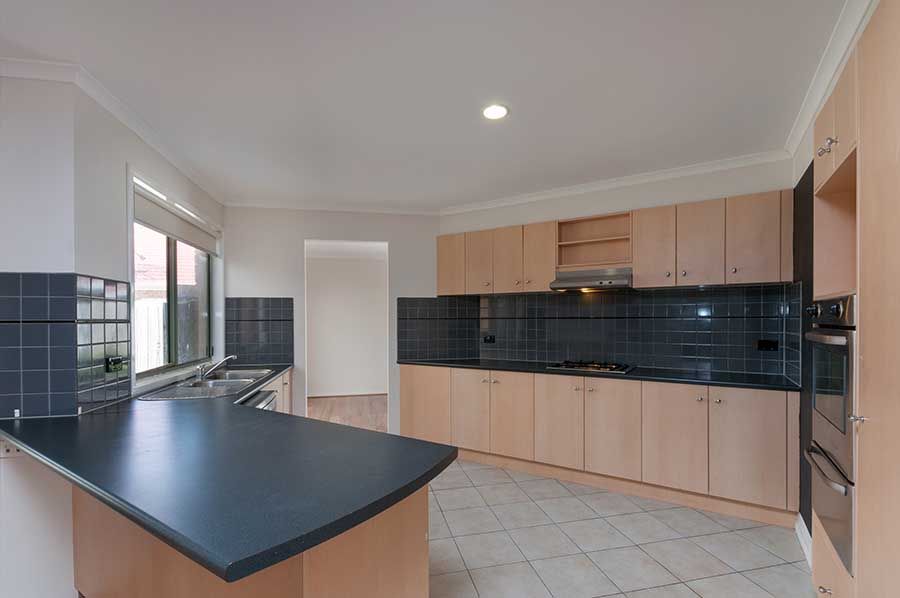 4 Alberton Avenue, Roxburgh Park, VIC 3064