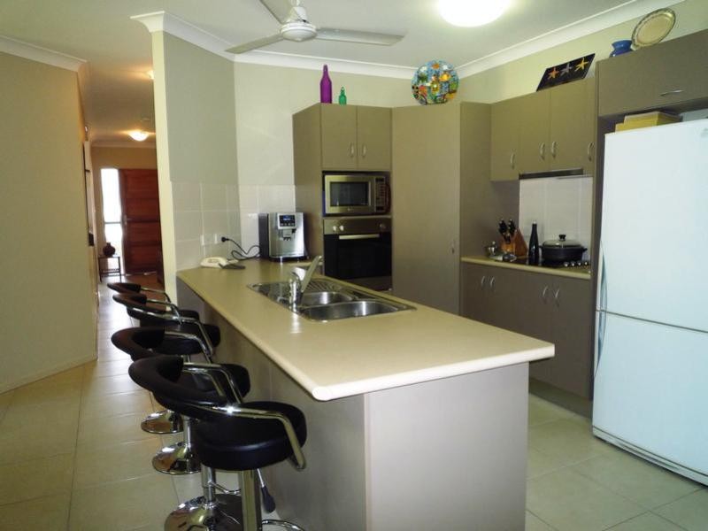 22 Heysen Close, Redlynch, QLD 4870