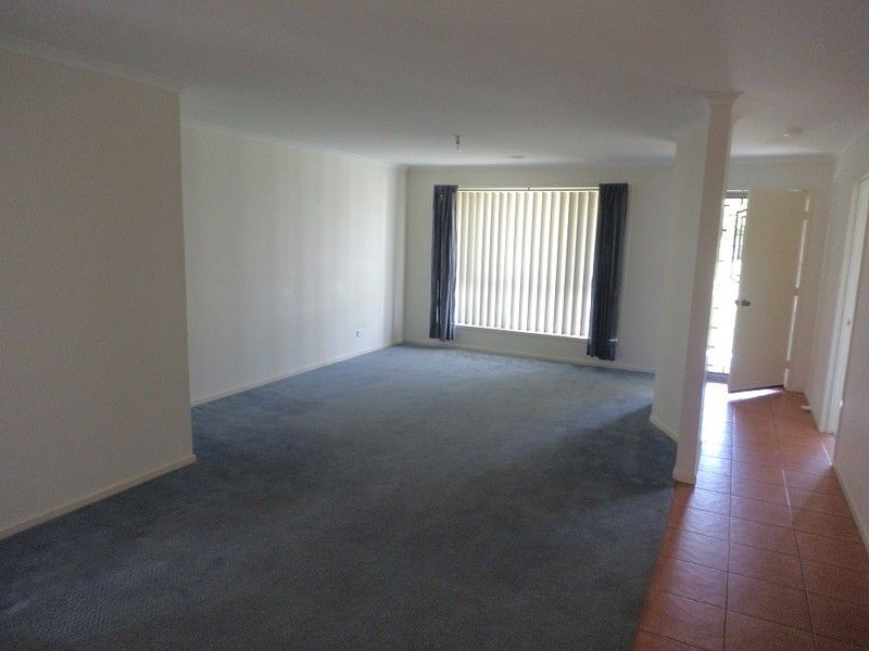 8 Joanna Place, Goulburn, NSW 2580