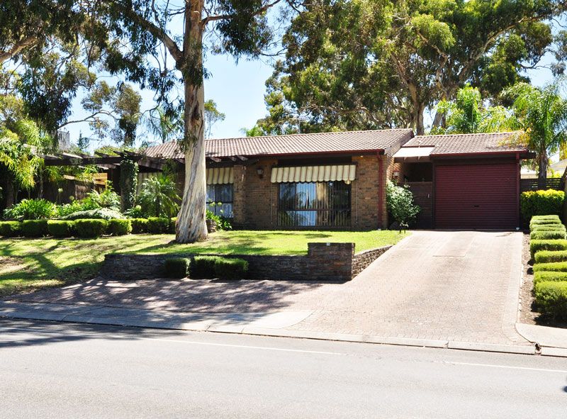 15 Sunnymeade Drive, Aberfoyle Park SA 5159