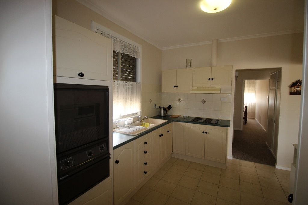 5 North Terrace, Blanchetown, SA 5357