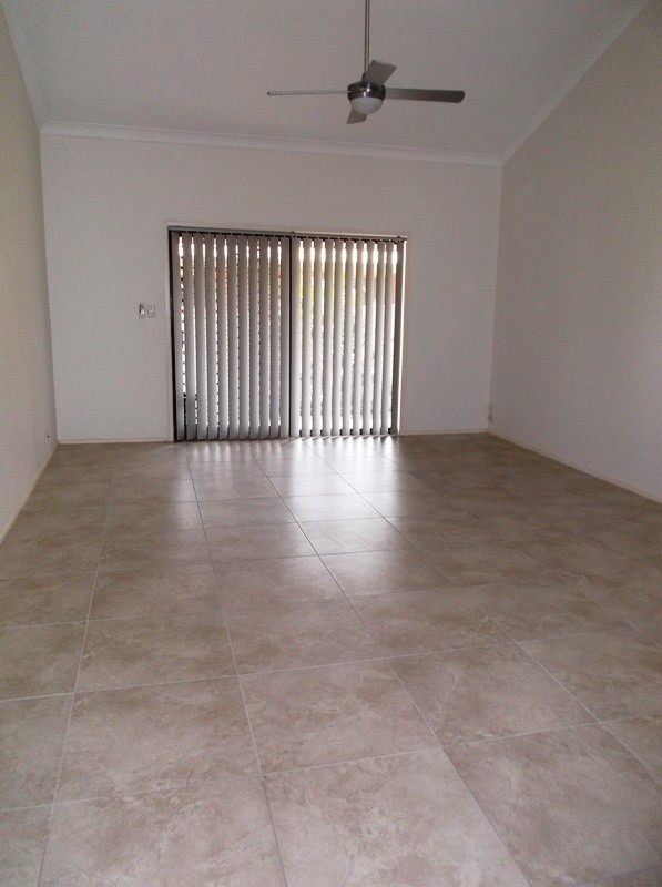 1/142 Oxley Drive, Paradise Point, QLD 4216
