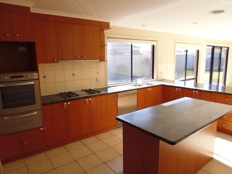 20 Manchester Drive, SKYE, VIC 3977