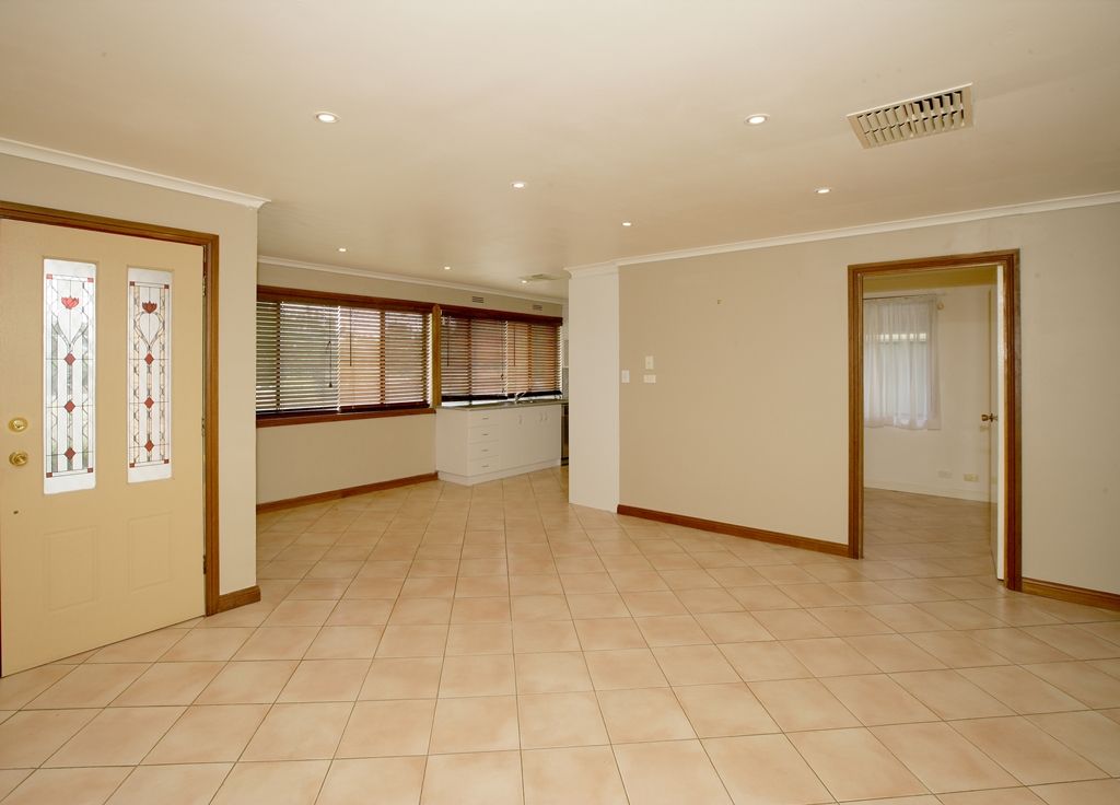 41 Red Hill Road, Kooringal, NSW 2650