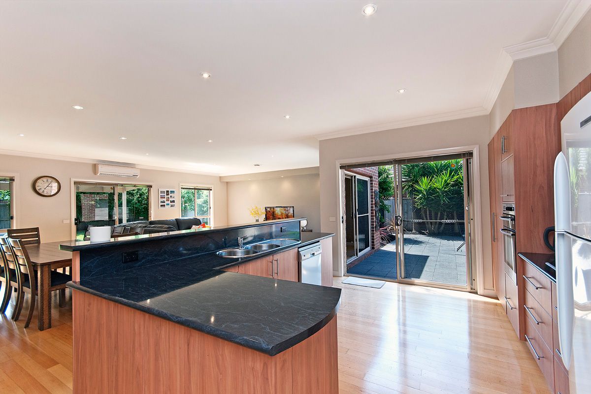 11 Lockett Drive, WARRNAMBOOL, VIC 3280