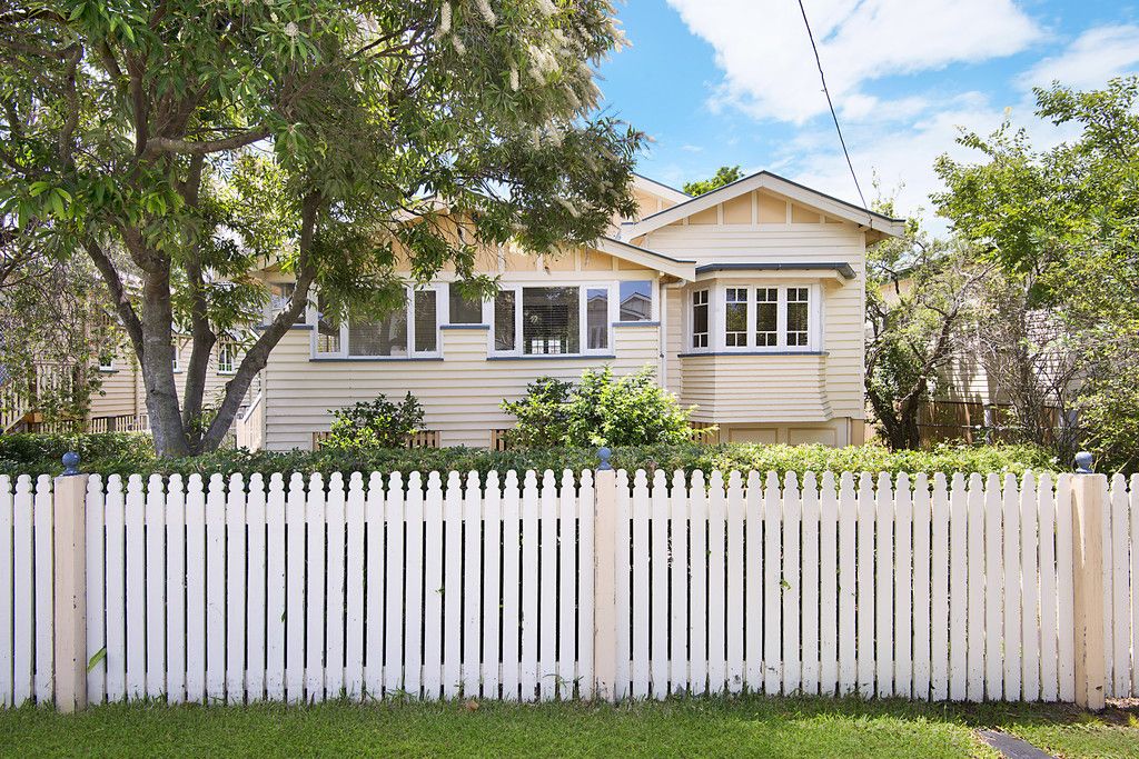 18 Oliver Street, Kedron QLD 4031