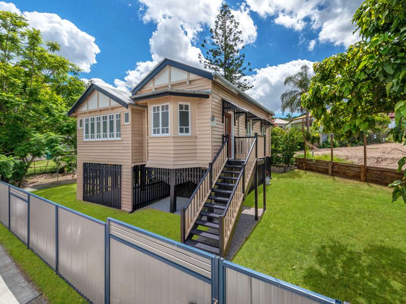 7 Mina Parade, Newmarket QLD 4051