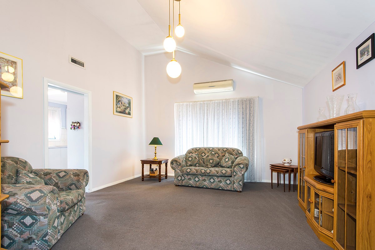 2/75 Grenda Drive, Mill Park, VIC 3082