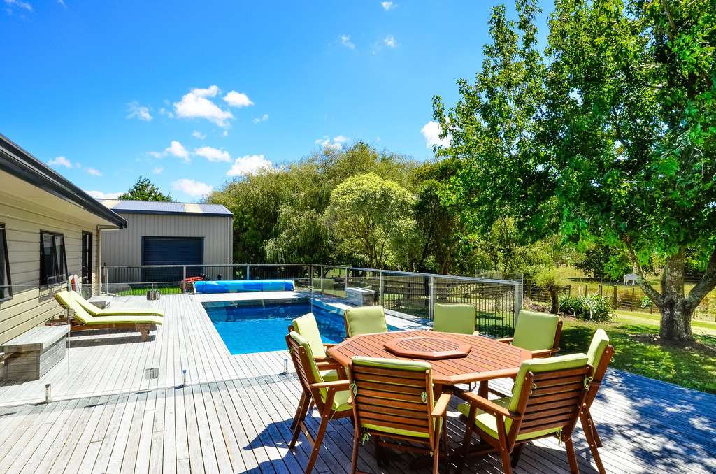 214 Boord Crescent photo 7
