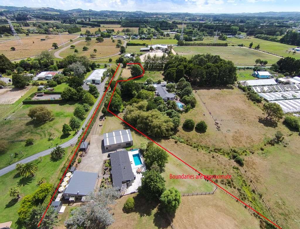 214 Boord Crescent photo 0