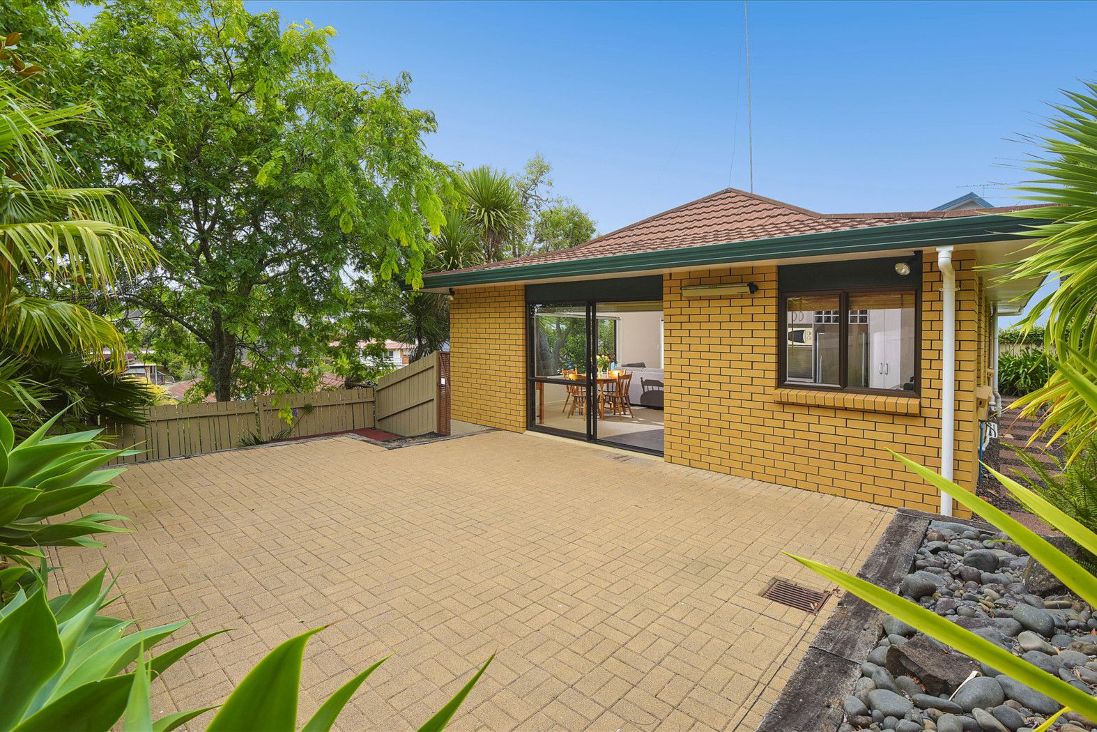 4/7 Houghton Street, Meadowbank, Auckland City