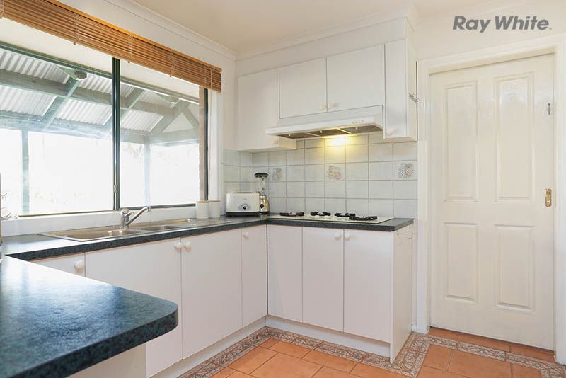 11 Manchester Drive, SYDENHAM, VIC 3037
