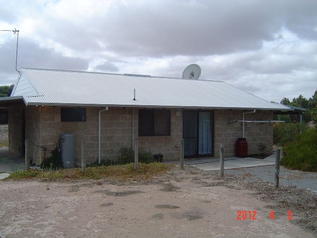 25 Honeymyrtle, Dongara, WA 6525