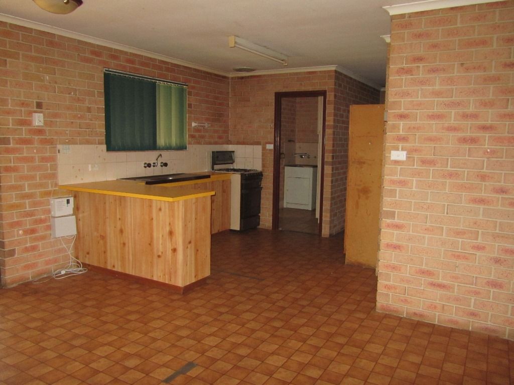 8 Solomon Circle, Karloo, WA 6530