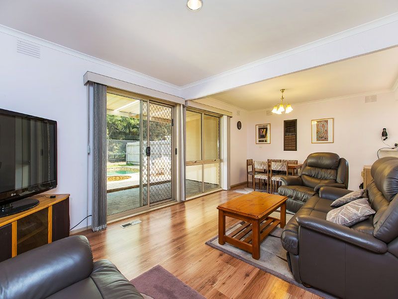 18 Golfwood Close, Dingley Village, VIC 3172