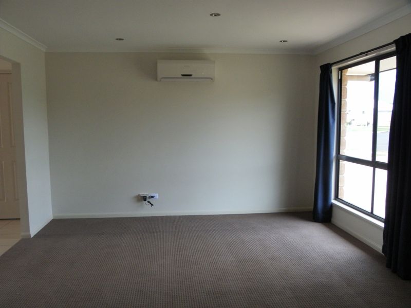 11 Chandon Court, Emerald, QLD 4720