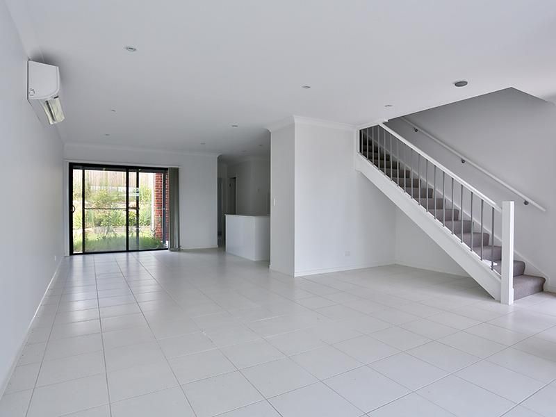 4/33 Pyrite Street, Pimpama, QLD 4209