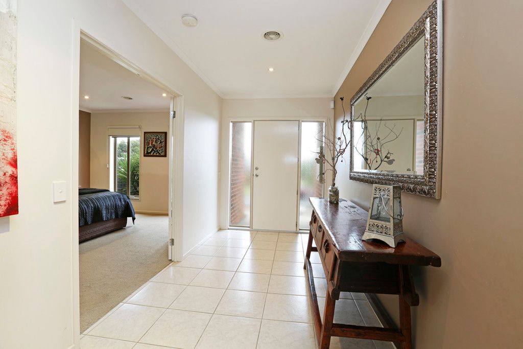 7 Thwaites Close, Highton, VIC 3216