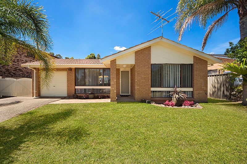 5 Goolagong Place, Menai NSW 2234