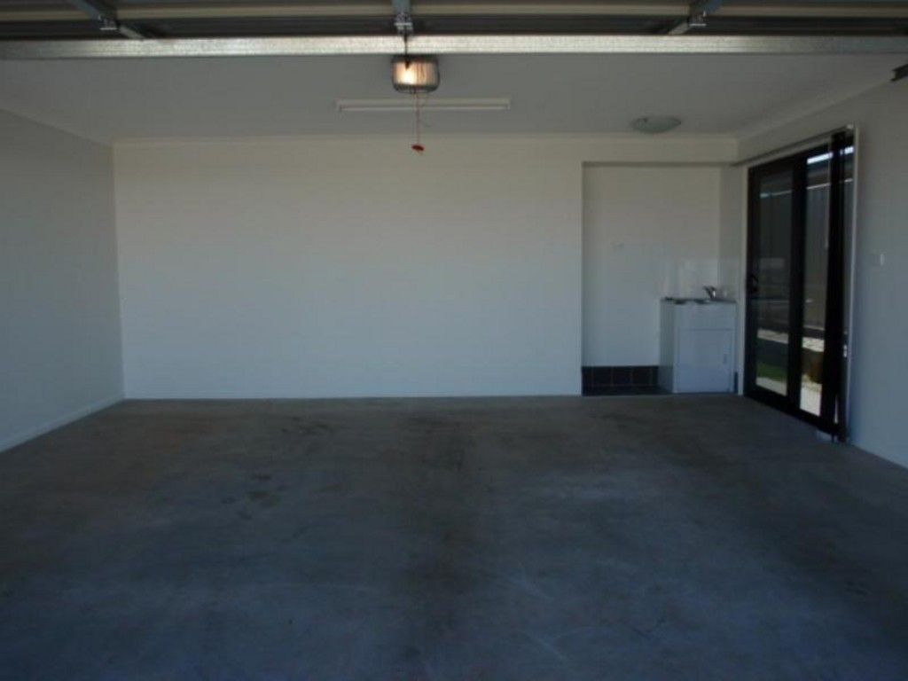 2/10 Scenic Drive, Emerald, QLD 4720