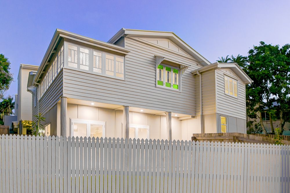 18 Birdwood Road, HOLLAND PARK WEST QLD 4121