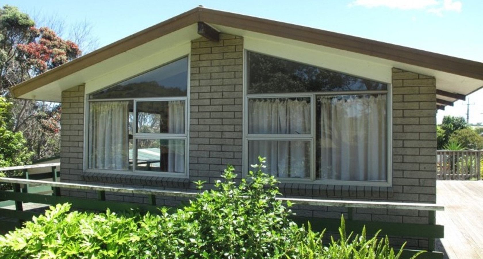2 Lorenzen Bay Road, Raglan, Waikato District