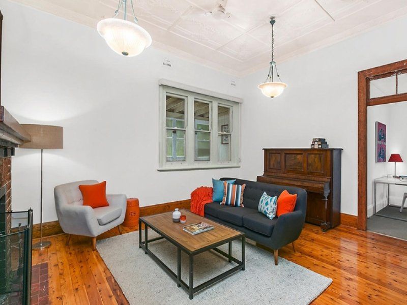 4 Gladstone Avenue, Wollongong, NSW 2500