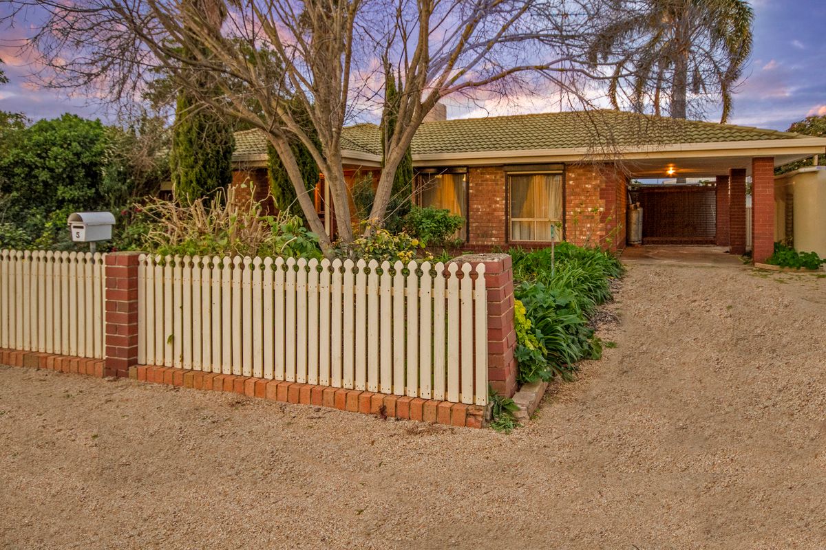 5 Higham Avenue, BALAKLAVA SA 5461