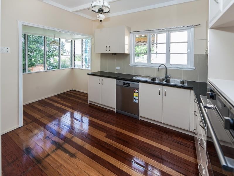 64 Sixth Avenue, Bardon, QLD 4065