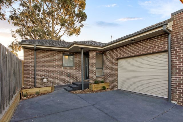 31 Erskine Avenue, Reservoir VIC 3073